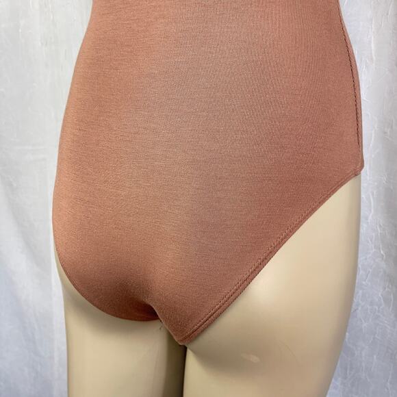 Forever 21 Low Scoop Back Short Sleeve Bodysuit Dusty Pink Brown Mauve NWOT XS - Picture 9 of 16